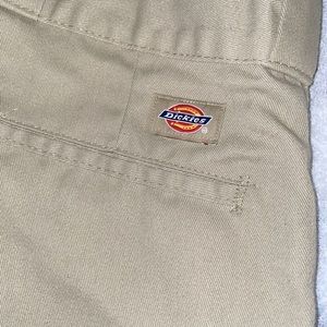MEN’S DICKIES PANTS - COLOR: KHAKI- SIZE: 42x32